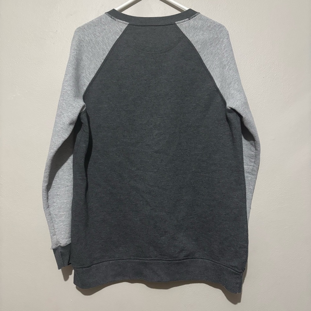 Vintage Gray V Neck Crewneck Pullover Sweatshirt Size Medium Made in Honduras - Picture 6 of 9